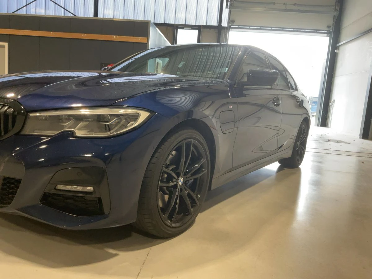 BMW 330 * e M Sport* АВТОФИНАНСИРАНЕ*  - изображение 3