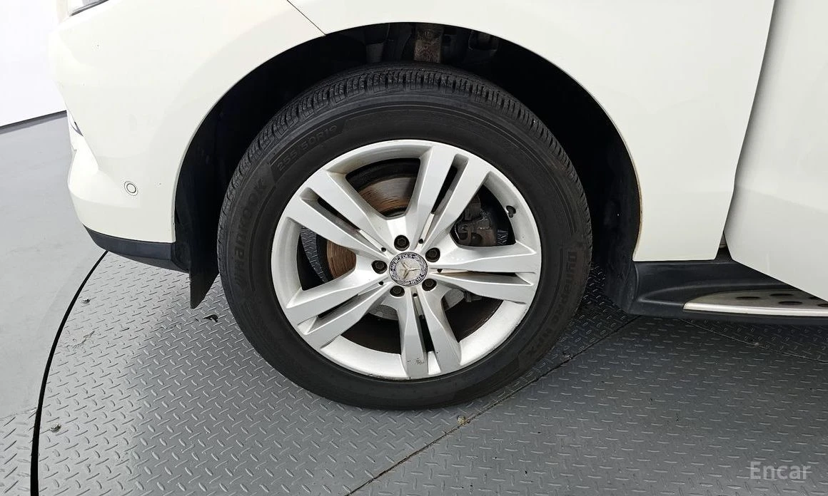 Mercedes-Benz 350  - изображение 5