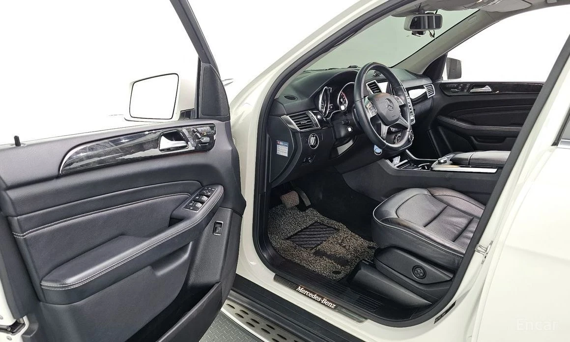 Mercedes-Benz 350  - изображение 10