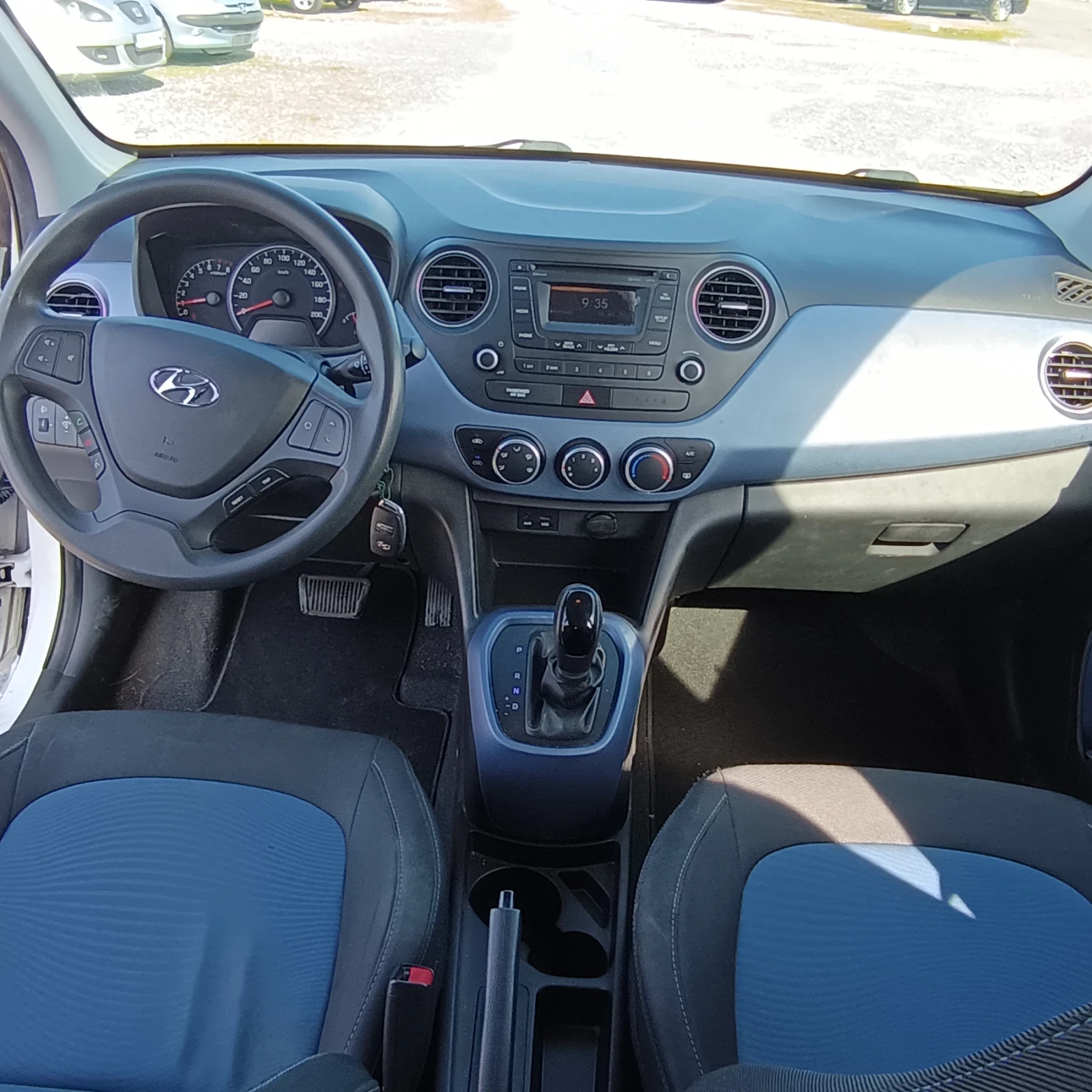 Hyundai I10 Автоматик, снимка 13 - Автомобили и джипове - 53836886