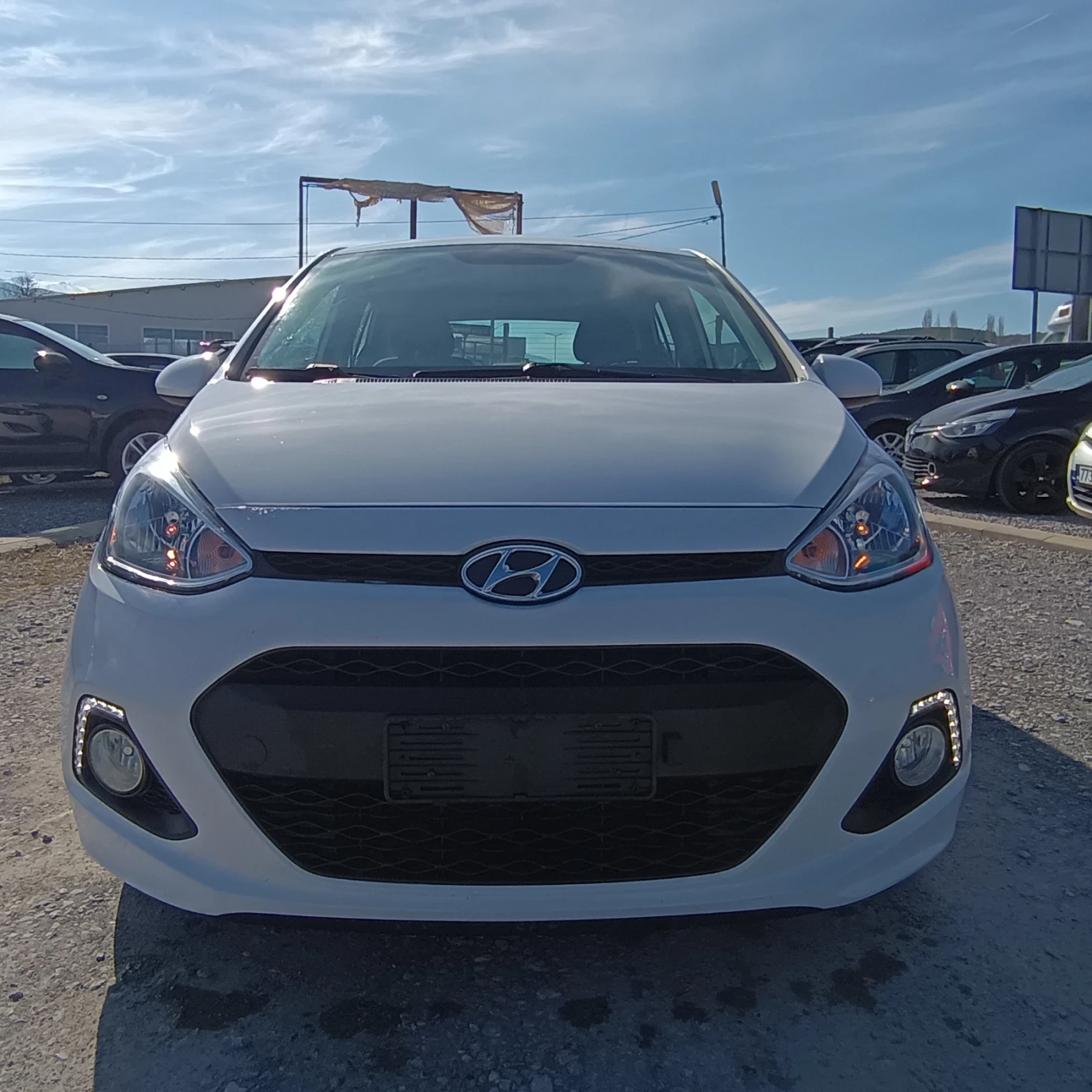 Hyundai I10 Автоматик, снимка 7 - Автомобили и джипове - 53836886