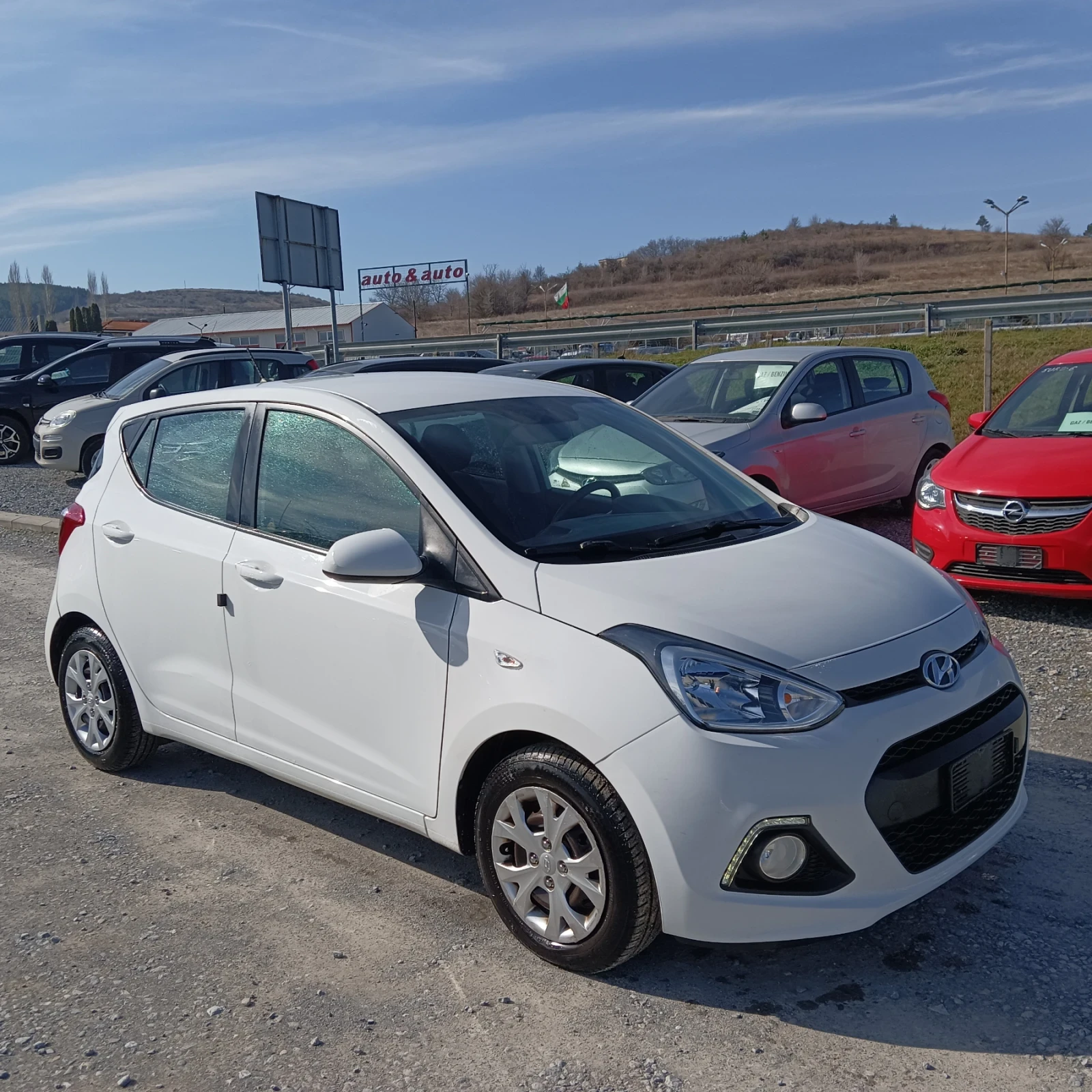 Hyundai I10 Автоматик, снимка 2 - Автомобили и джипове - 53836886