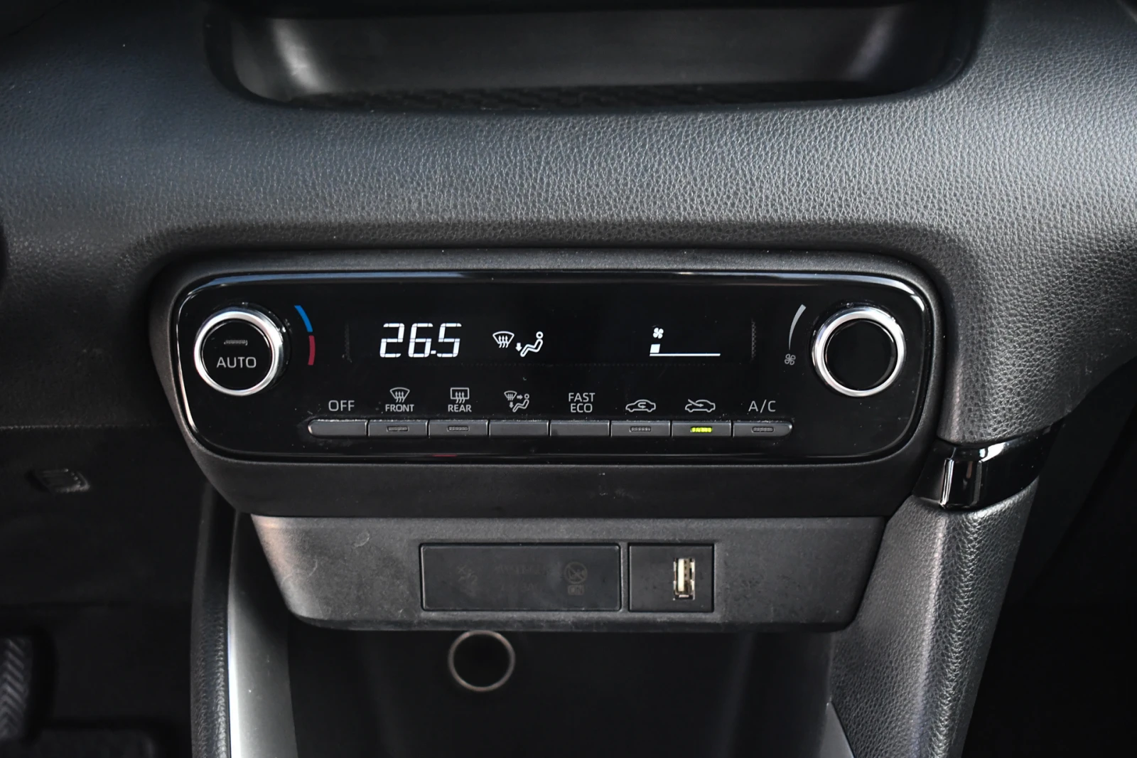 Toyota Yaris N1 гаранция до 2033, снимка 17 - Автомобили и джипове - 53797309