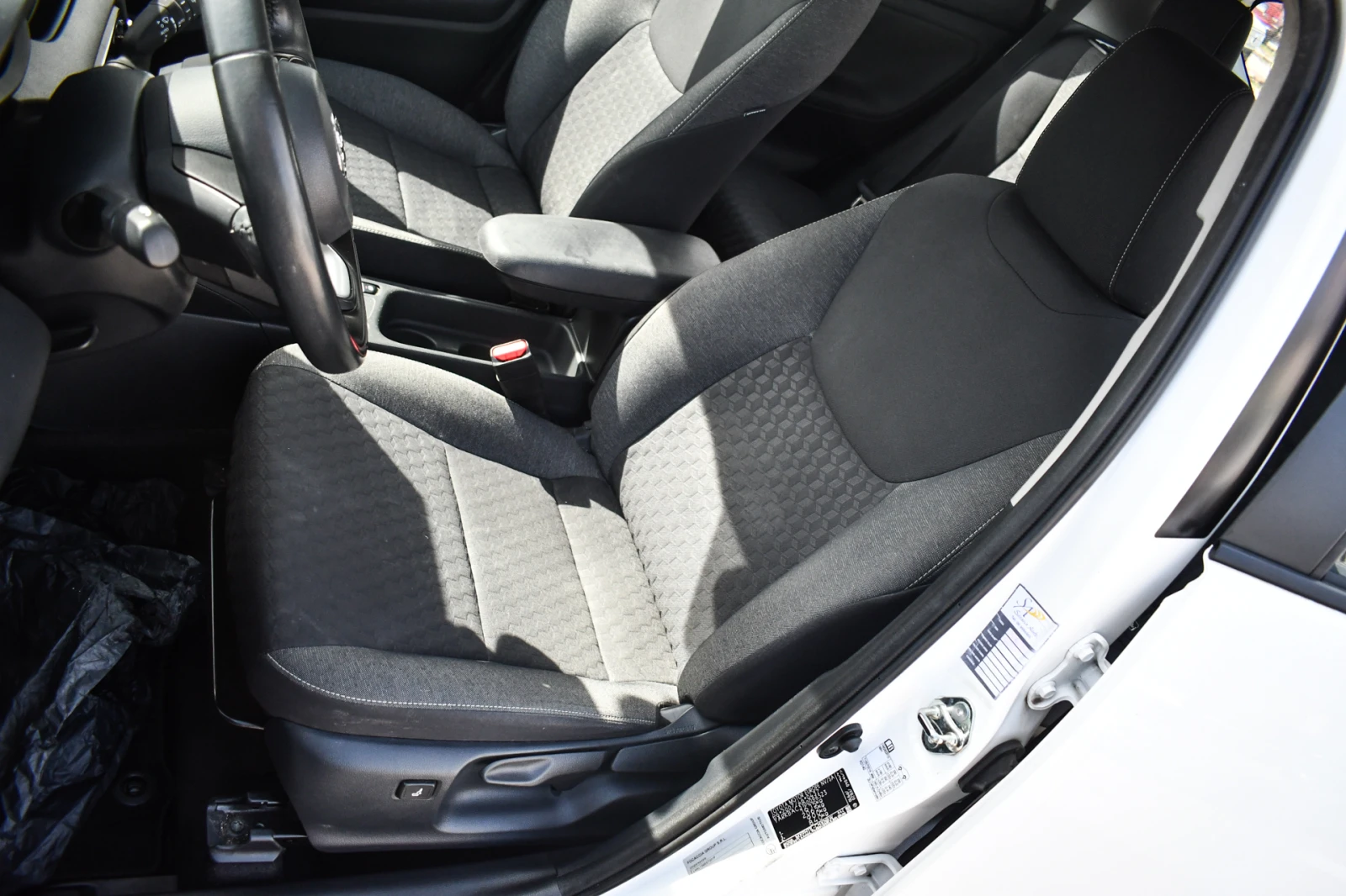 Toyota Yaris N1 гаранция до 2033, снимка 8 - Автомобили и джипове - 53797309