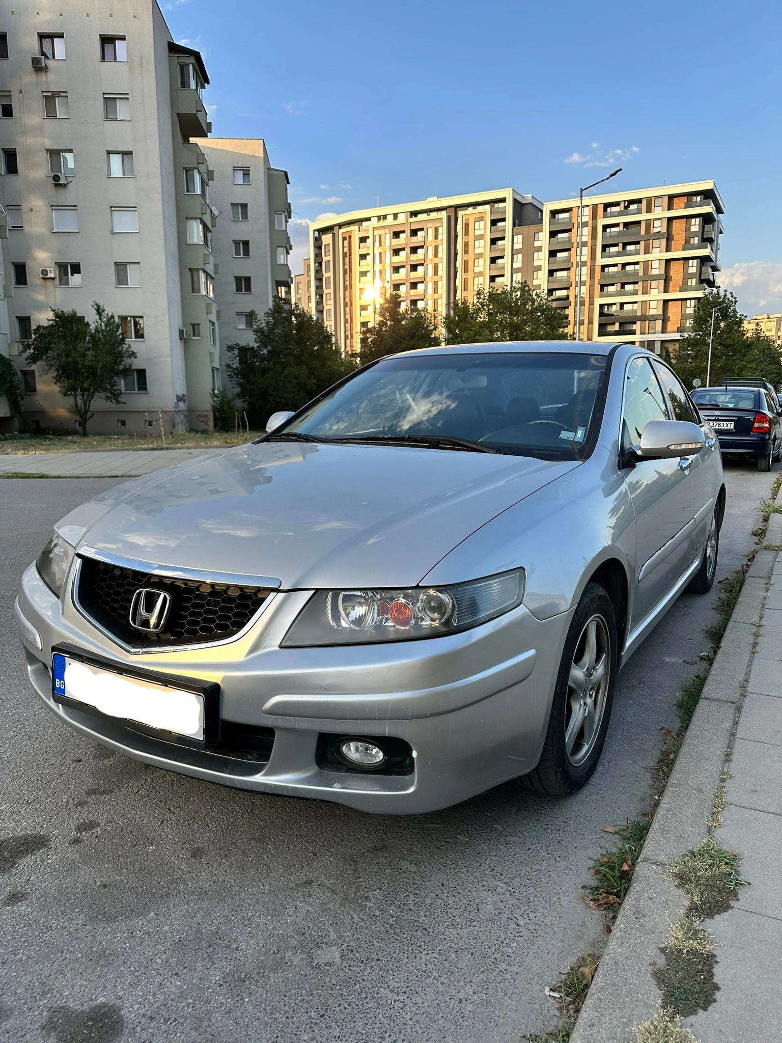 Honda Accord 2.0i-VTEC, снимка 3 - Автомобили и джипове - 53981209
