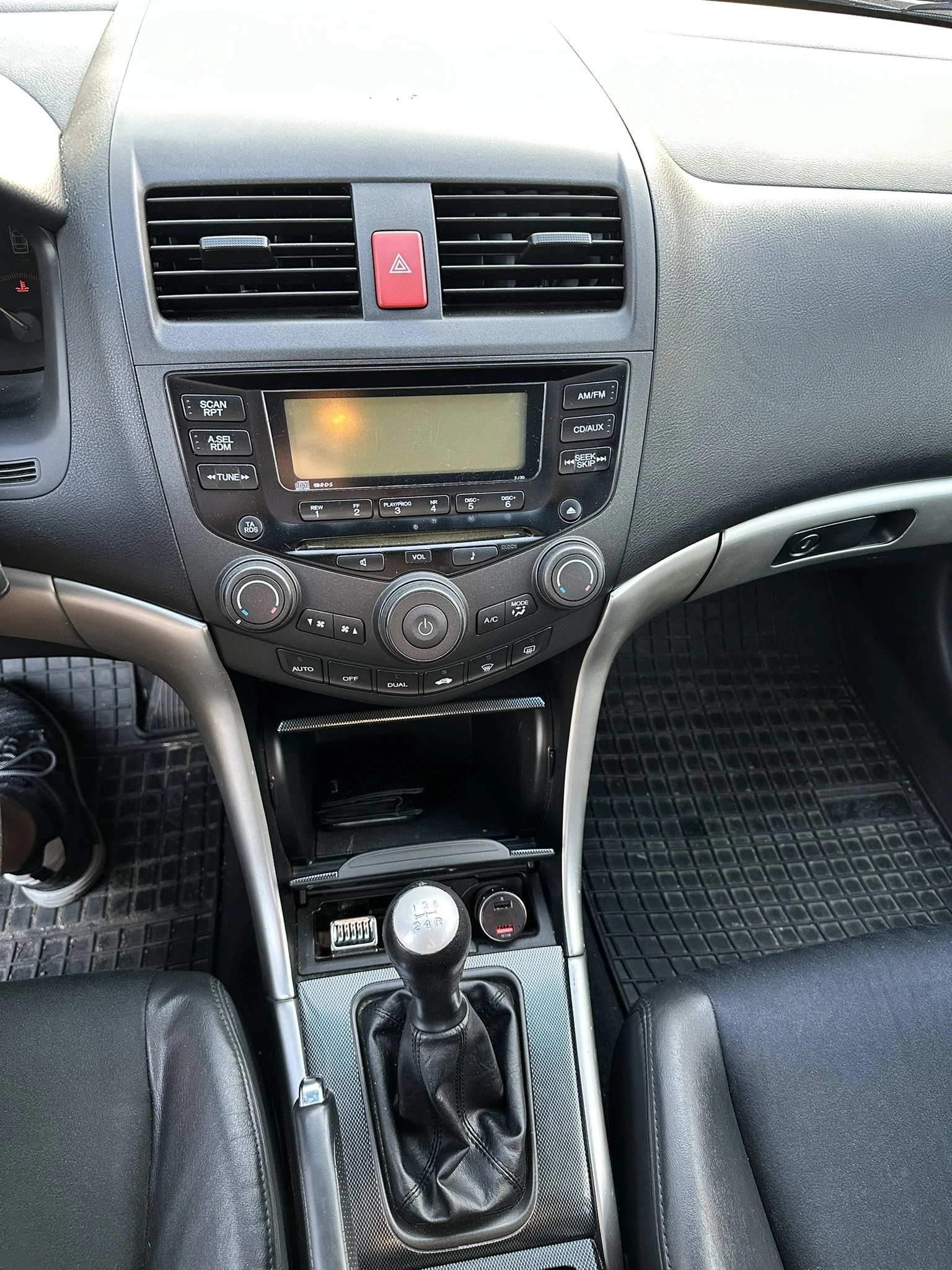 Honda Accord 2.0i-VTEC, снимка 10 - Автомобили и джипове - 53981209