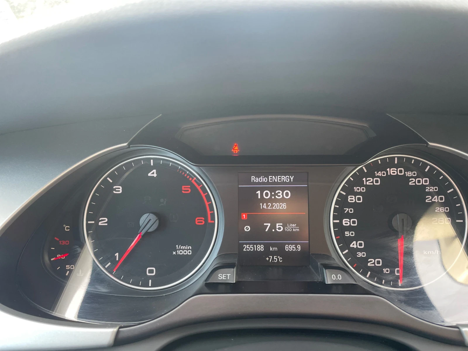 Audi A4 A4 B8 170 к.с Quattro, снимка 7 - Автомобили и джипове - 54025438