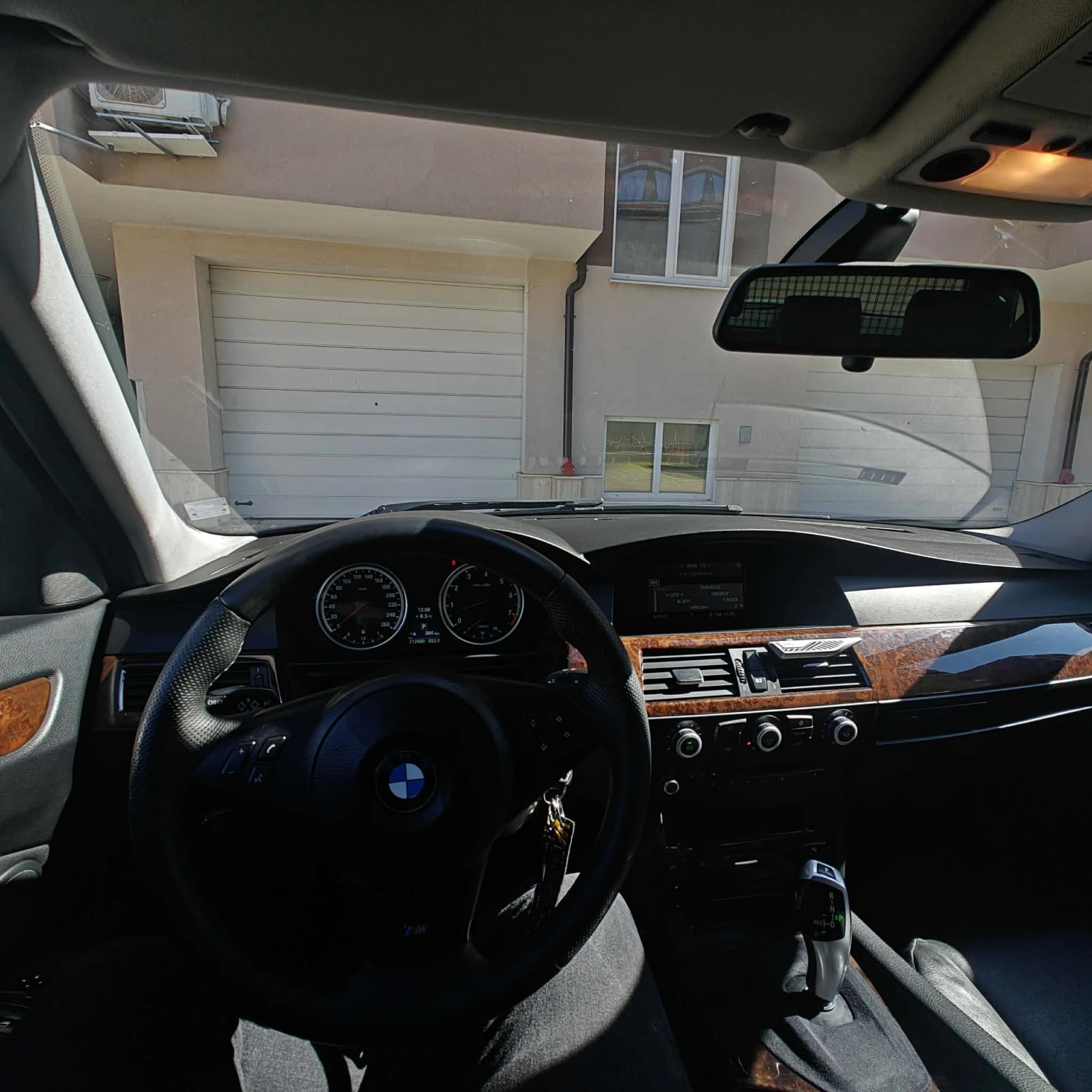 BMW 530 Xi, снимка 10 - Автомобили и джипове - 54235771