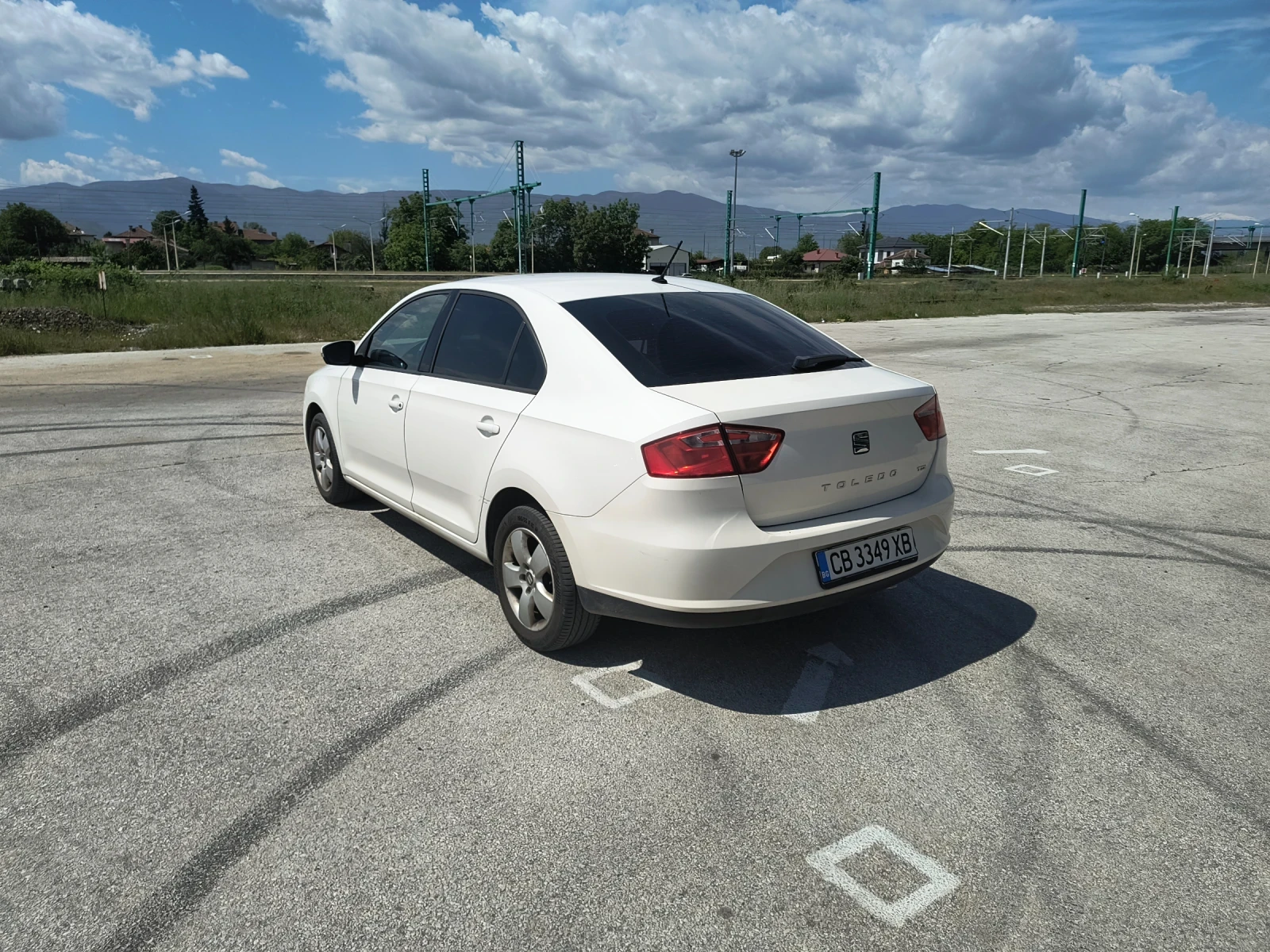 Seat Toledo 1.6 TDI, снимка 3 - Автомобили и джипове - 54518343
