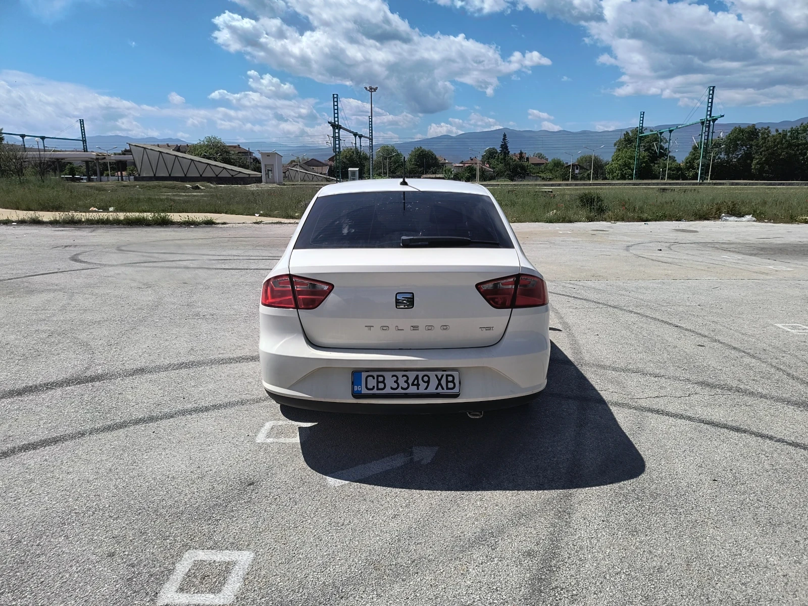 Seat Toledo 1.6 TDI, снимка 4 - Автомобили и джипове - 54518343
