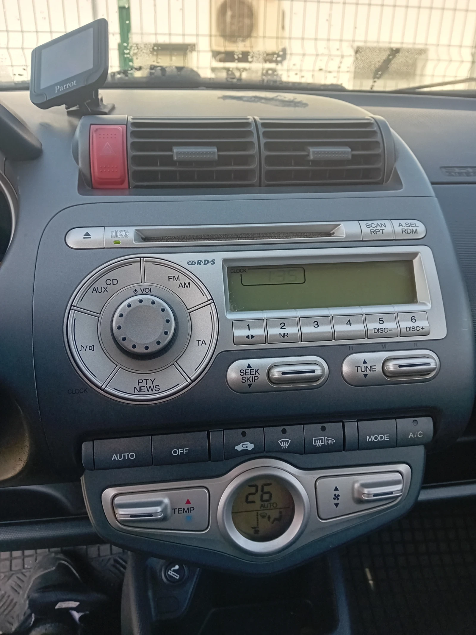 Honda Jazz, снимка 8 - Автомобили и джипове - 54620559