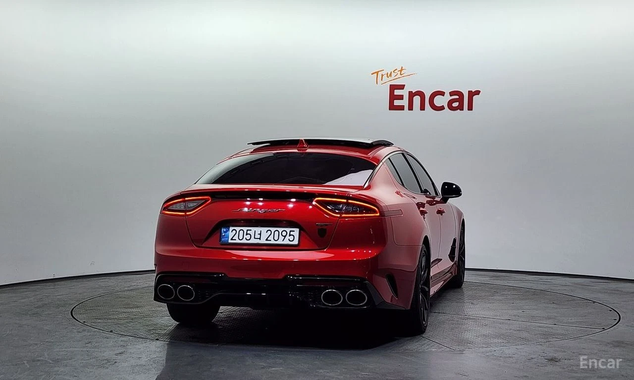 Kia Stinger 3.3* TURBO* GT* ПОДГРЕВ* ОБДУХВАНЕ* ХЕДЪП* LANE* A, снимка 4 - Автомобили и джипове - 54730123