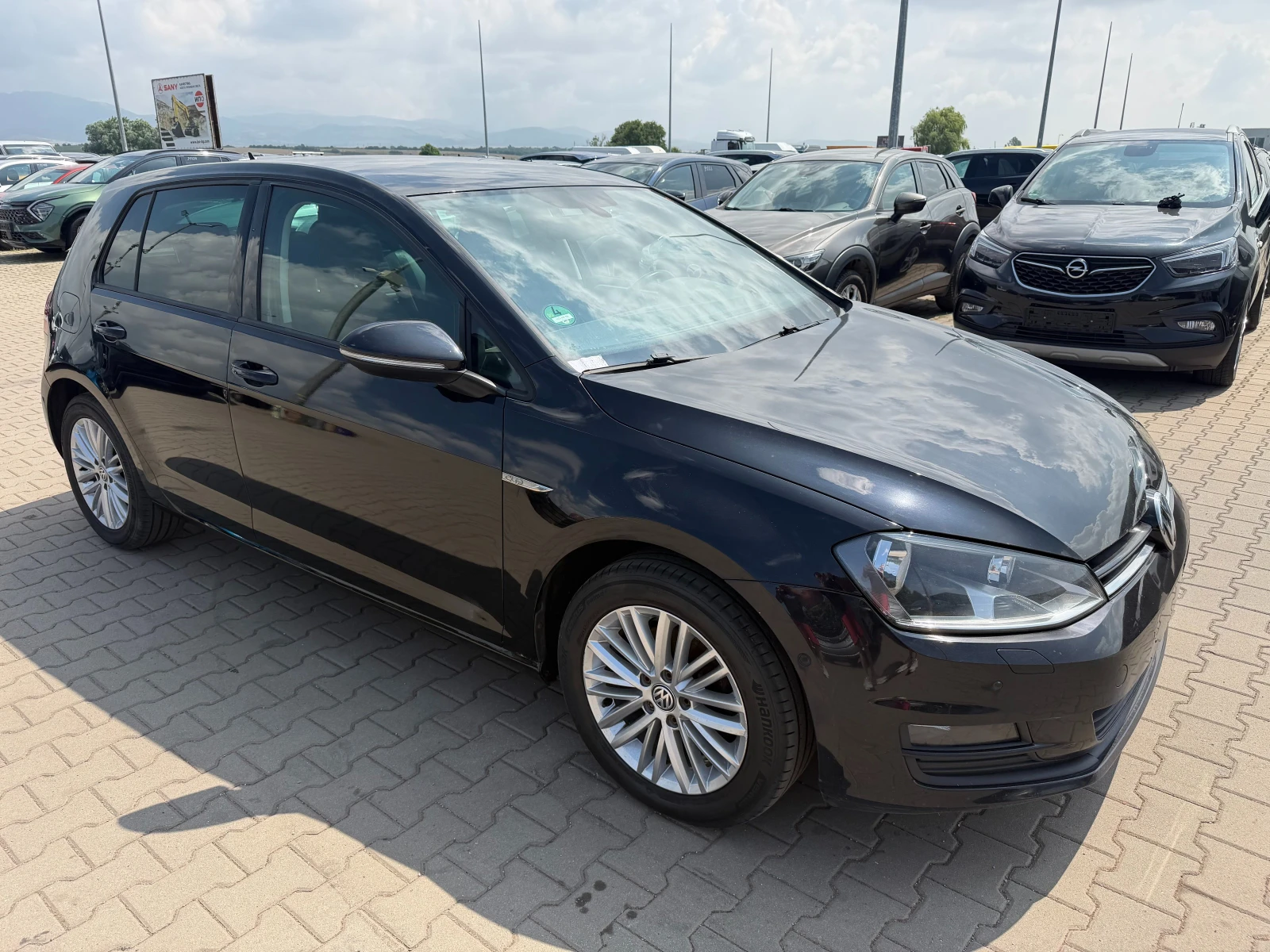 VW Golf CUP 2.0TDI NAVI EURO 6, снимка 4 - Автомобили и джипове - 55142661
