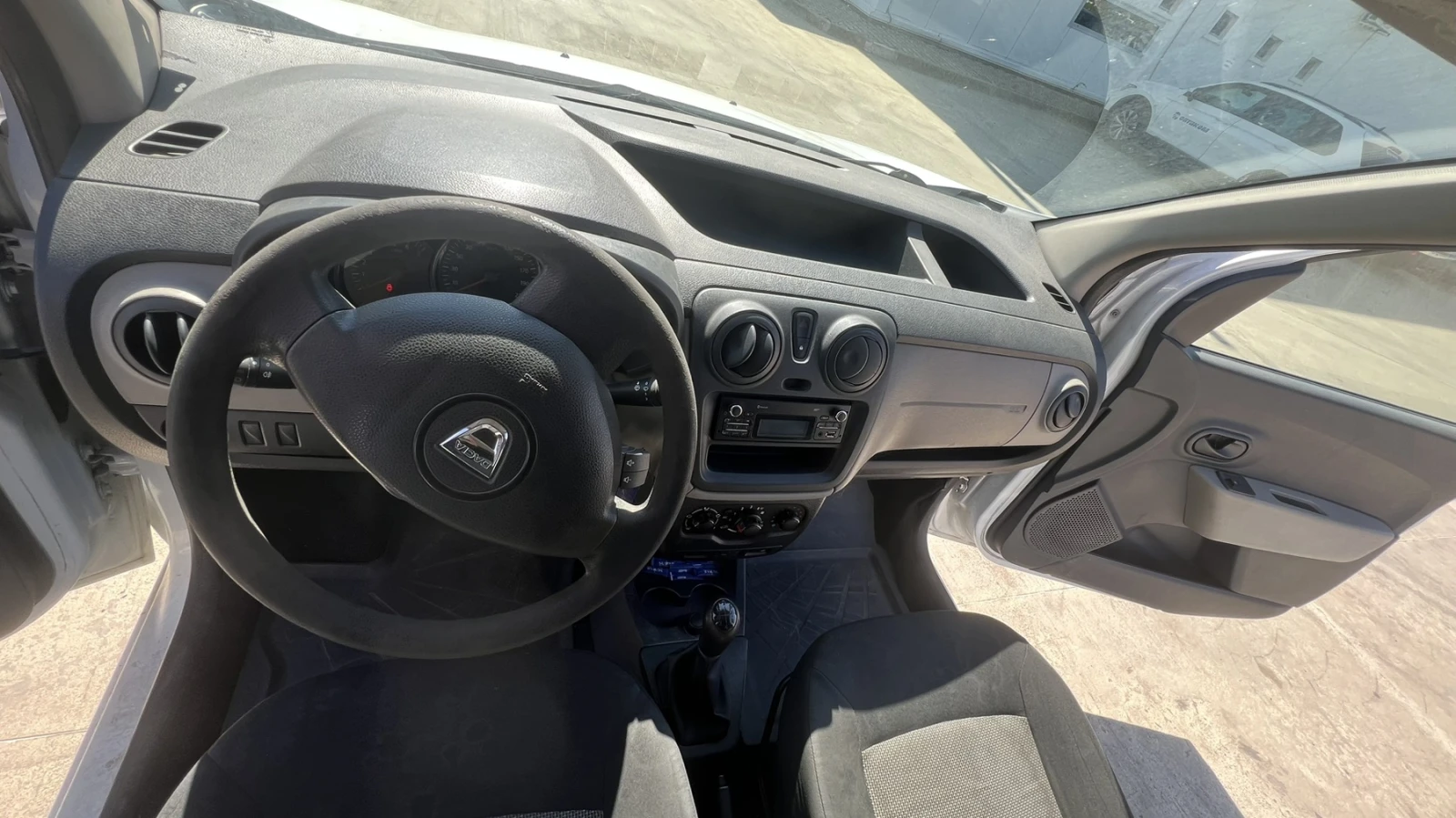 Dacia Dokker, снимка 10 - Автомобили и джипове - 56014938