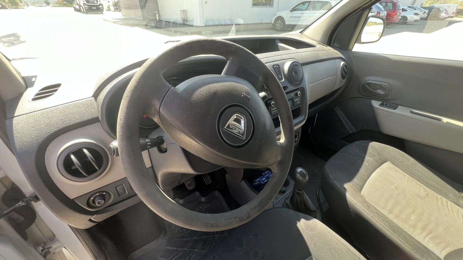 Dacia Dokker, снимка 9 - Автомобили и джипове - 56014938