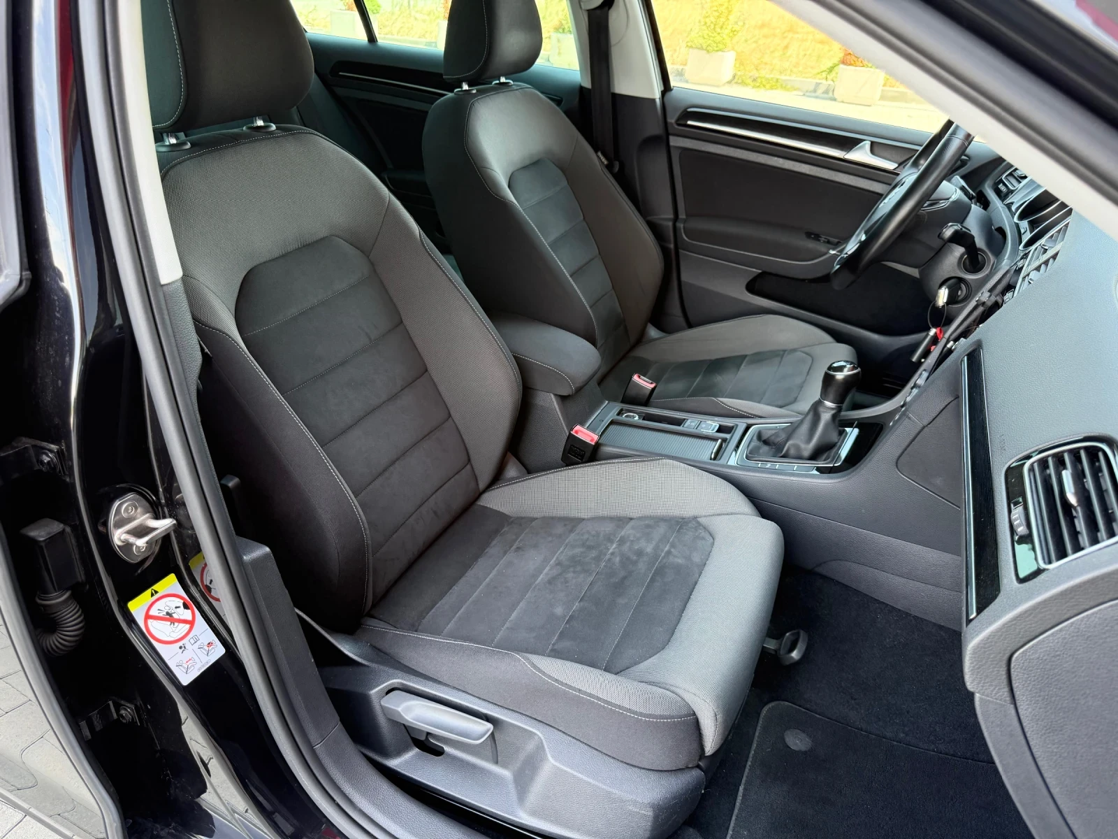 VW Golf VII 2.0 TDI 150к.с FACELIFT / HIGHLINE / CAMERA , снимка 11 - Автомобили и джипове - 55210684