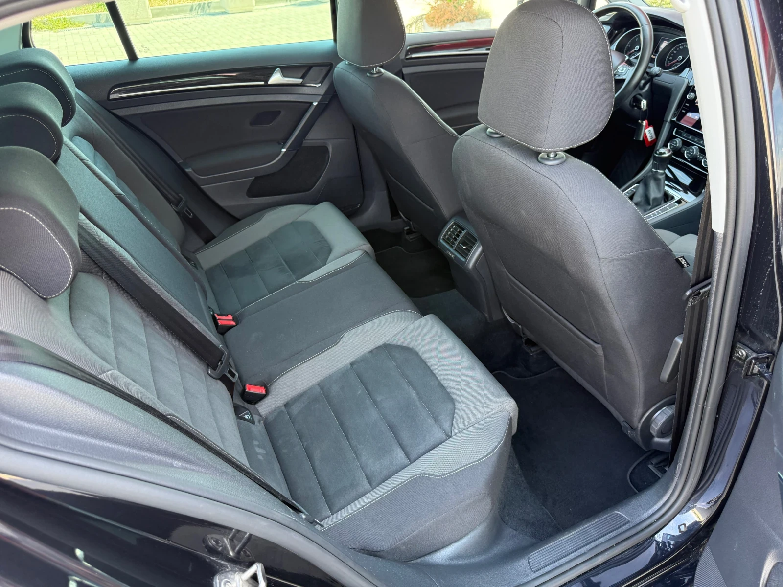 VW Golf VII 2.0 TDI 150к.с FACELIFT / HIGHLINE / CAMERA , снимка 13 - Автомобили и джипове - 55210684