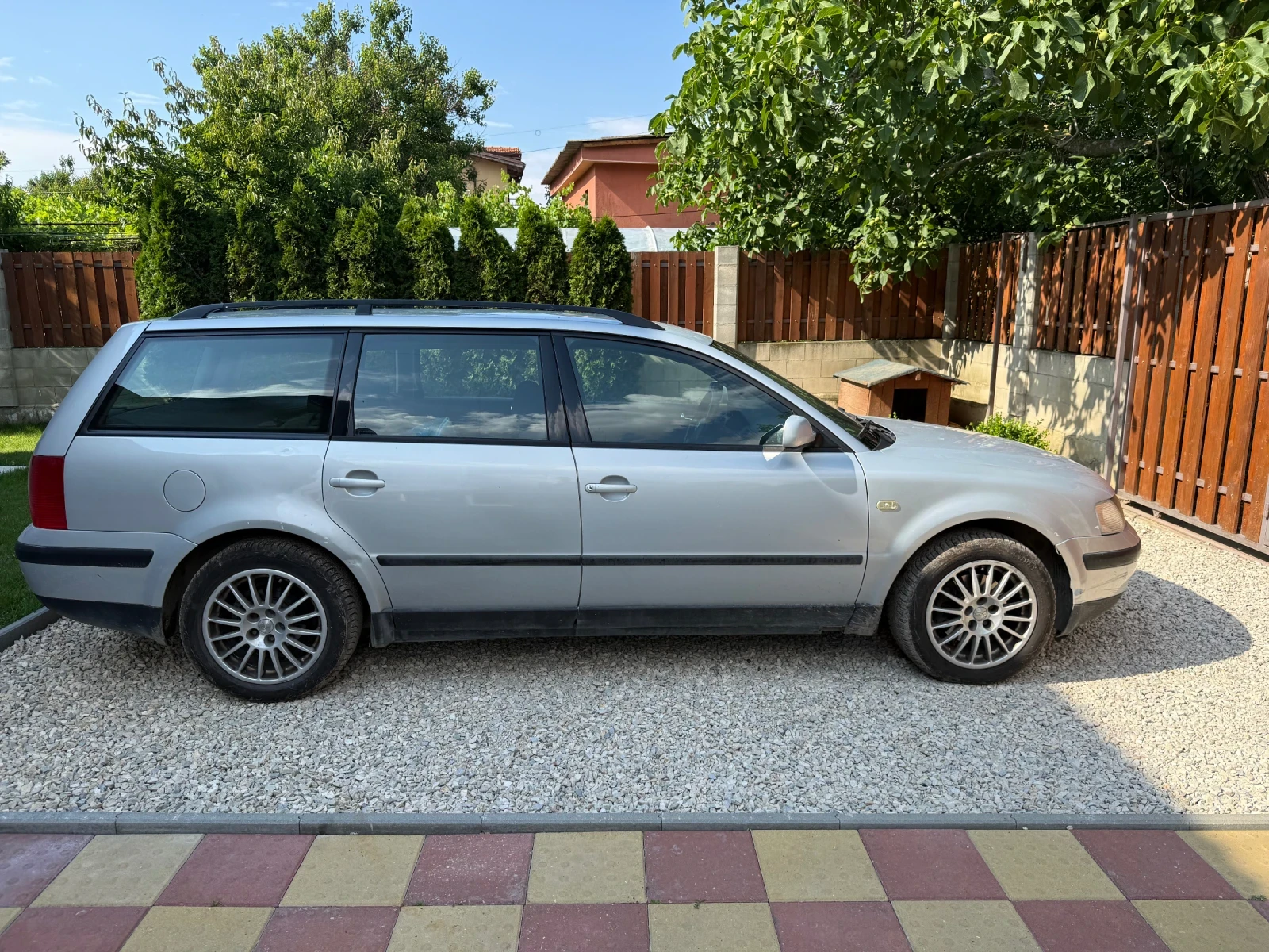 VW Passat 1.9 TDI, снимка 3 - Автомобили и джипове - 55380216