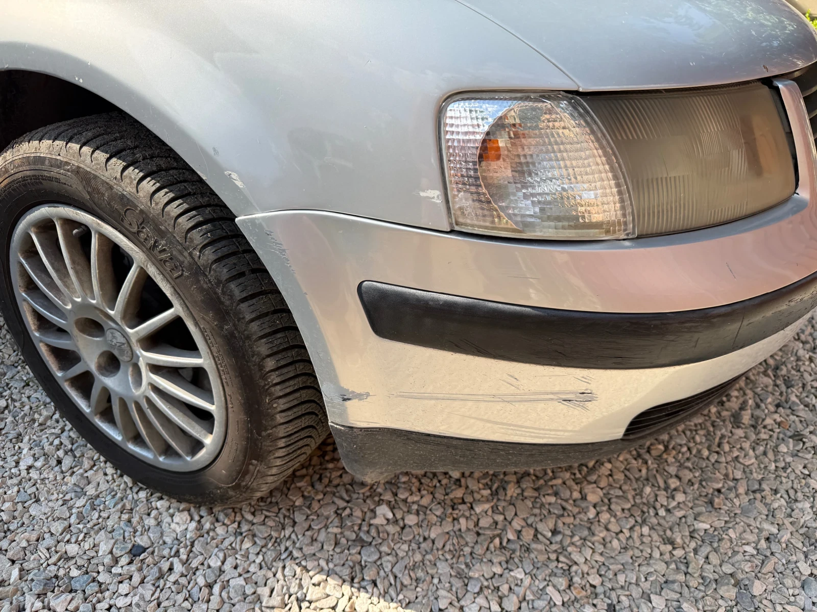 VW Passat 1.9 TDI, снимка 4 - Автомобили и джипове - 55380216