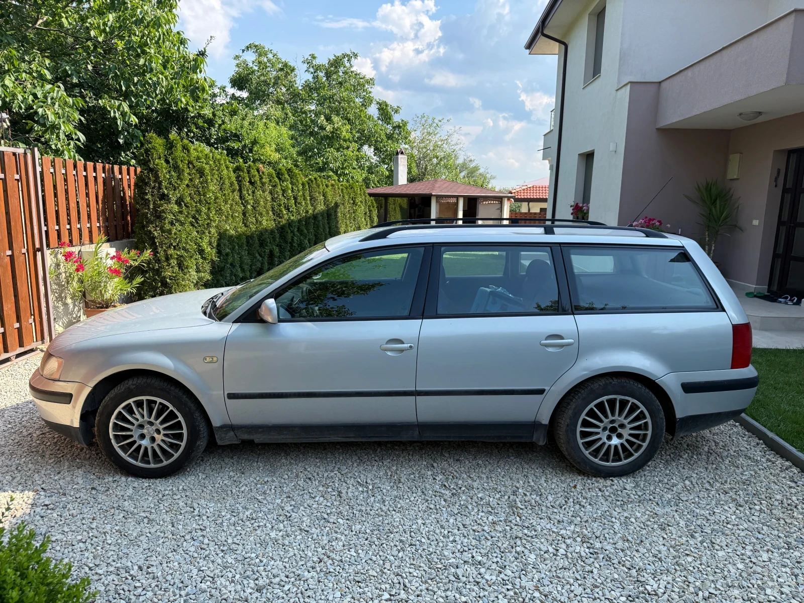 VW Passat 1.9 TDI, снимка 5 - Автомобили и джипове - 55380216