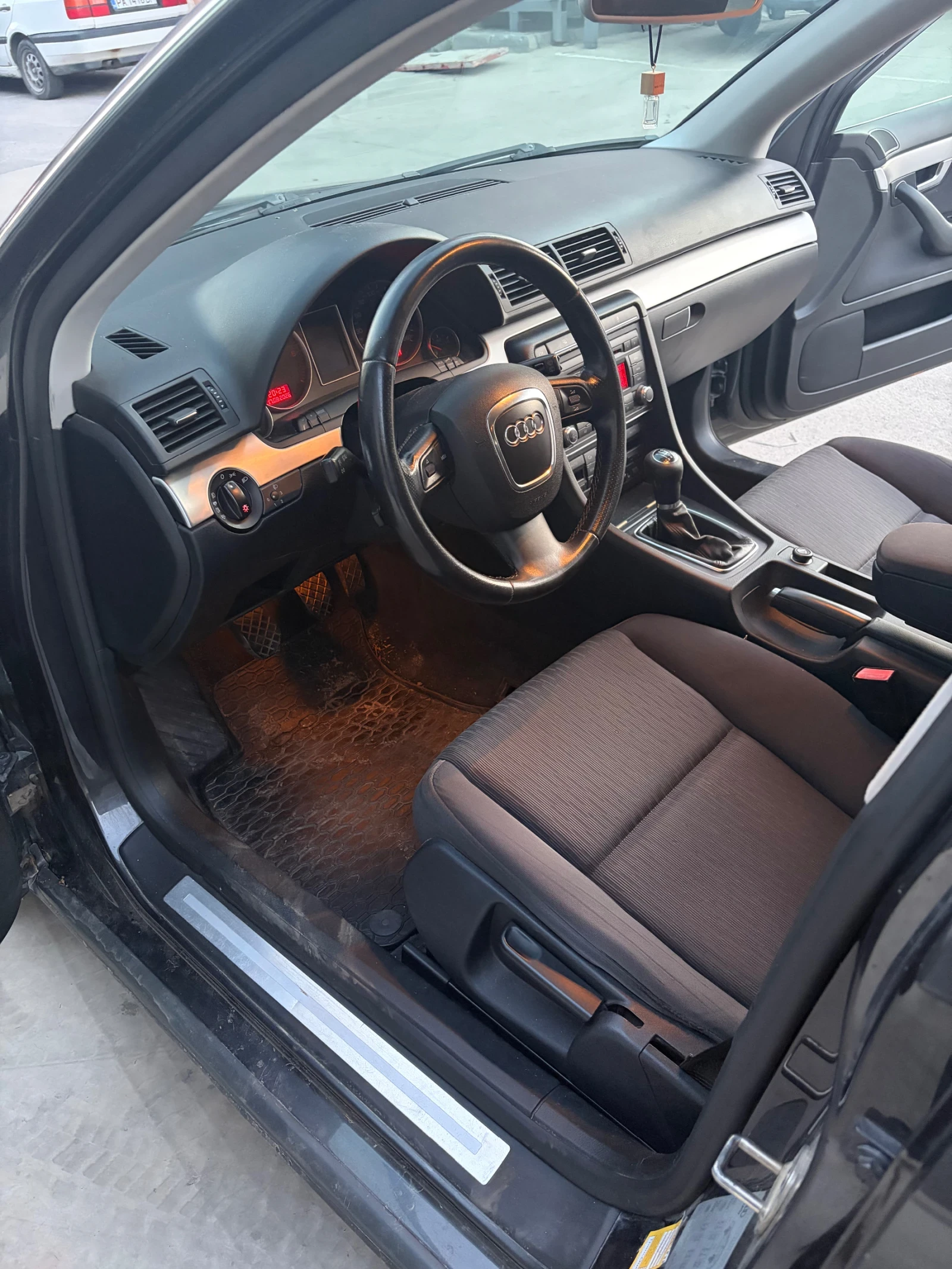Audi A4 B7 1.9tdi, снимка 8 - Автомобили и джипове - 55695258