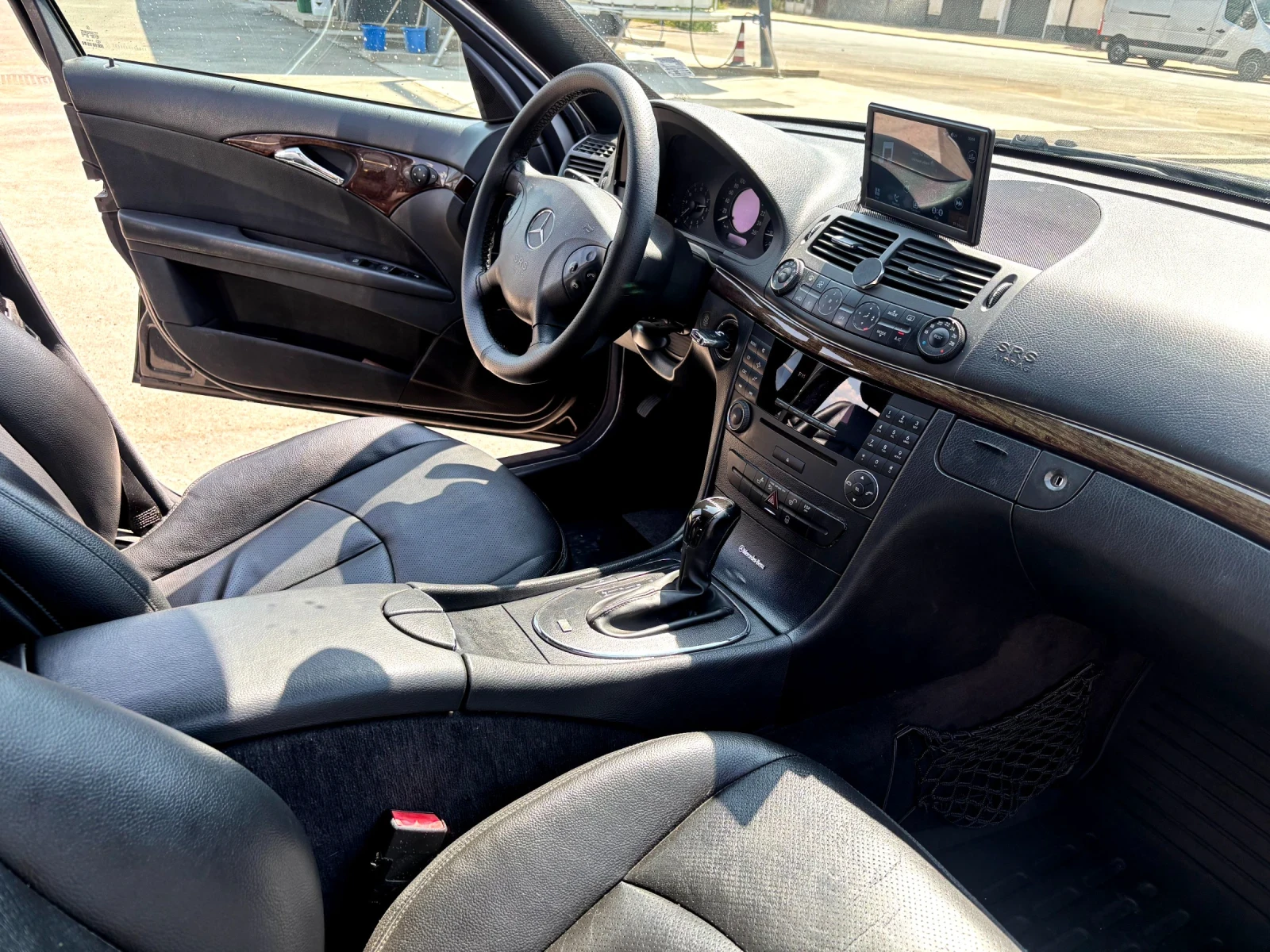 Mercedes-Benz E 200 1.8 NGT, снимка 10 - Автомобили и джипове - 55793195