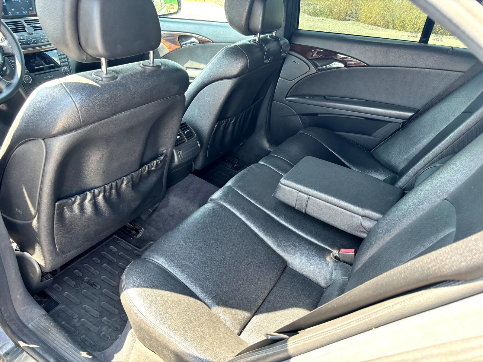 Mercedes-Benz E 200 1.8 NGT, снимка 11 - Автомобили и джипове - 55793195