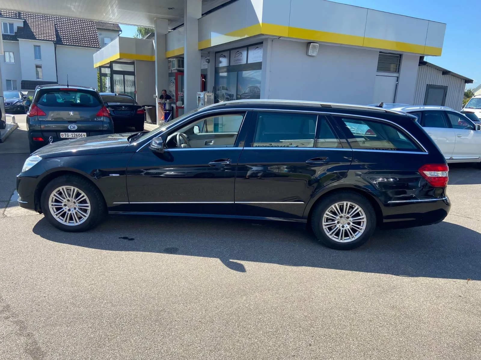 Mercedes-Benz E 250 212, снимка 5 - Автомобили и джипове - 55998434