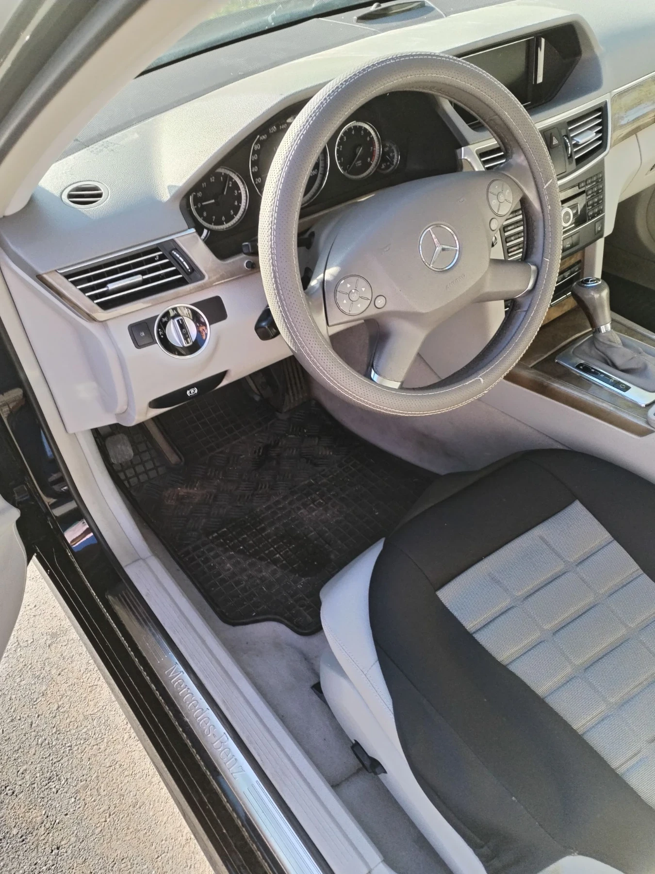 Mercedes-Benz E 250 212, снимка 11 - Автомобили и джипове - 55998434