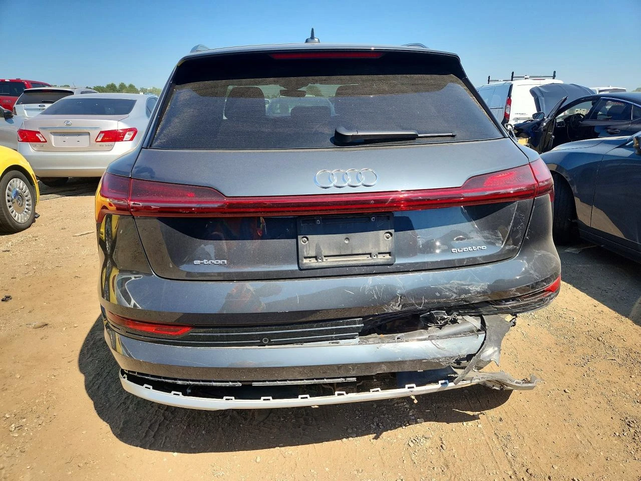 Audi E-Tron Premium, снимка 6 - Автомобили и джипове - 56314690