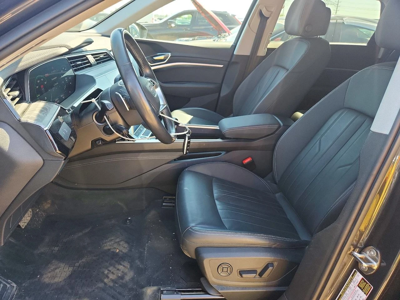 Audi E-Tron Premium, снимка 7 - Автомобили и джипове - 56314690