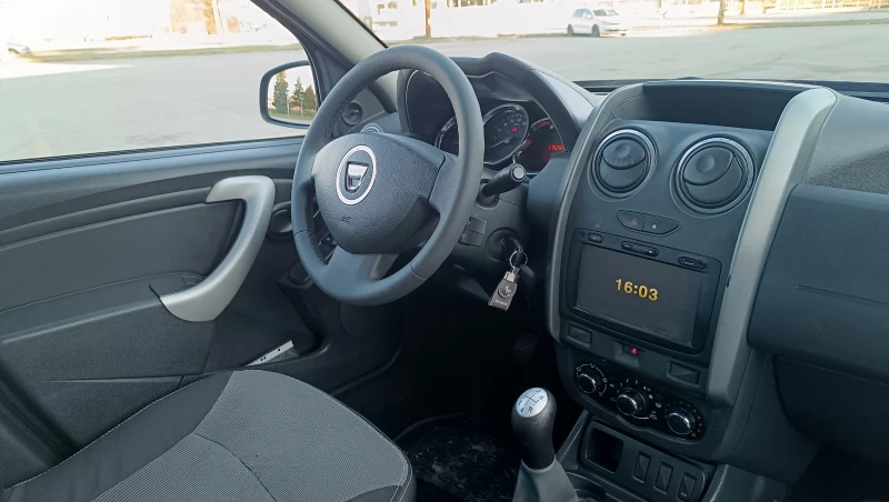 Dacia Duster 1.6i LPG, снимка 10 - Автомобили и джипове - 49436375