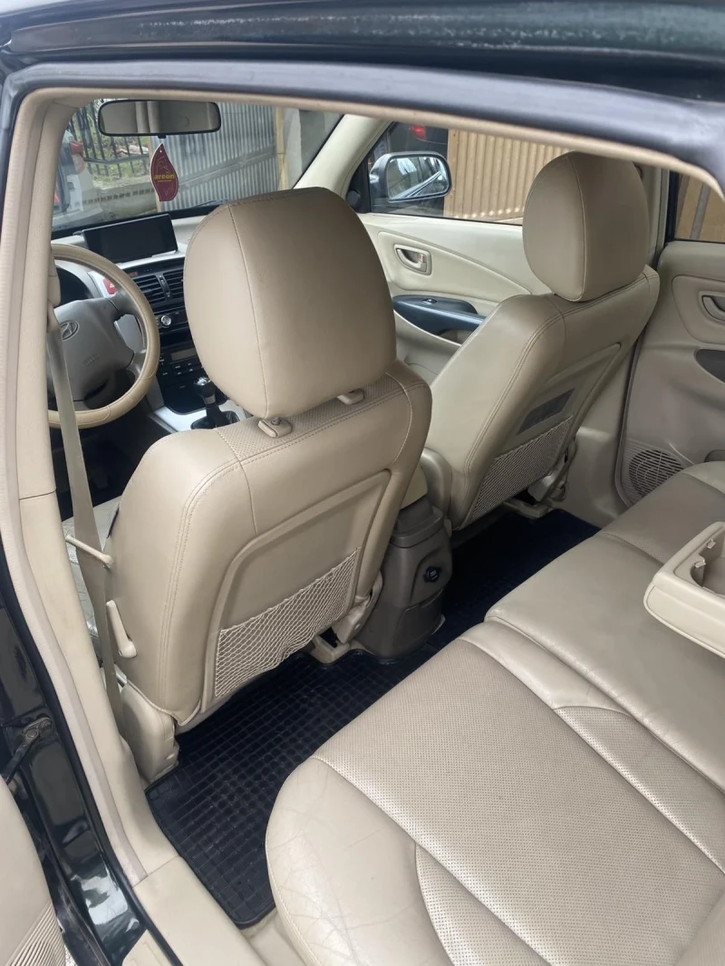 Hyundai Tucson 2.0 4Х4, снимка 10 - Автомобили и джипове - 53507460
