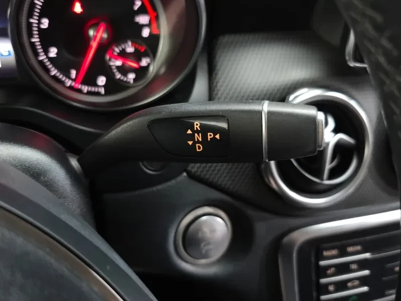 Mercedes-Benz GLA X156 Gla220, снимка 9 - Автомобили и джипове - 55259405