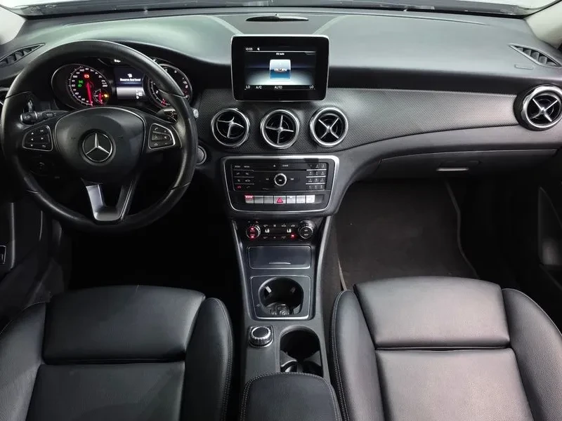 Mercedes-Benz GLA X156 Gla220, снимка 7 - Автомобили и джипове - 55259405