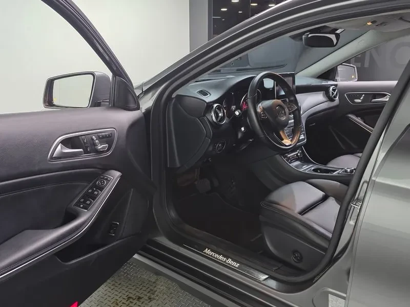 Mercedes-Benz GLA X156 Gla220, снимка 10 - Автомобили и джипове - 55259405