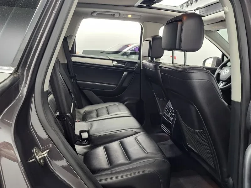 VW Touareg V6 3.0 Tdi Bluemotion 7P5, снимка 12 - Автомобили и джипове - 56116563