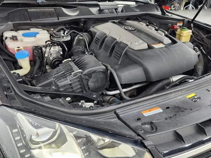 VW Touareg V6 3.0 Tdi Bluemotion 7P5, снимка 6 - Автомобили и джипове - 56116563