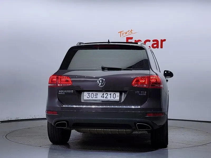 VW Touareg V6 3.0 Tdi Bluemotion 7P5, снимка 4 - Автомобили и джипове - 56116563