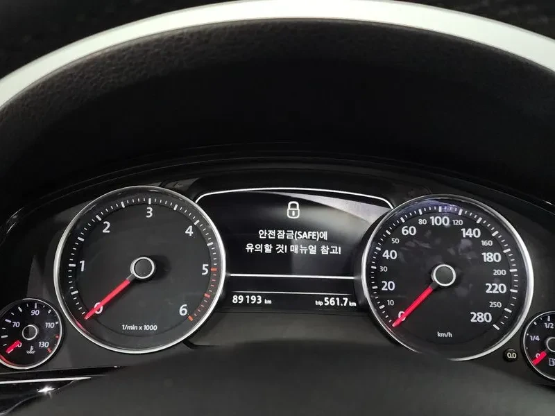 VW Touareg V6 3.0 Tdi Bluemotion 7P5, снимка 8 - Автомобили и джипове - 56116563