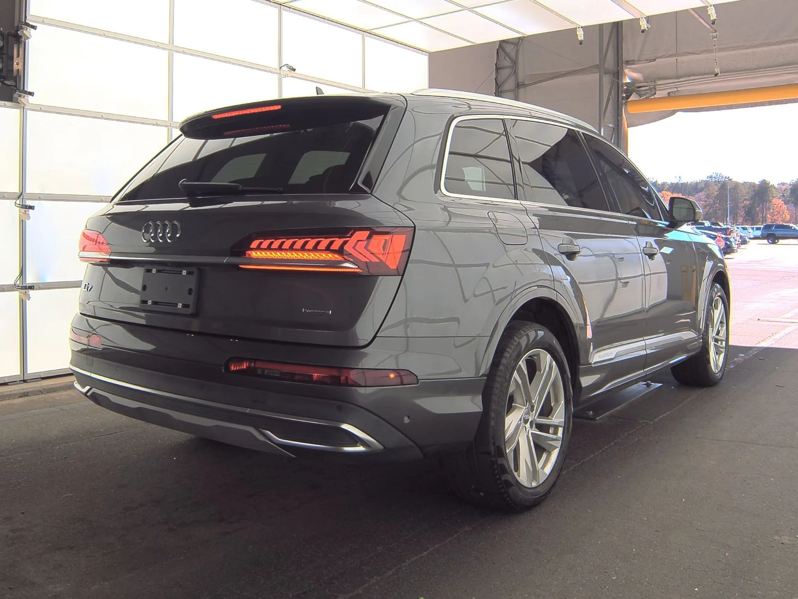 Audi Q7 Premium Plus 55 - изображение 6