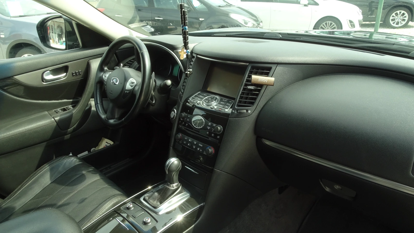 Infiniti QX70 3.0D* FULL - изображение 8