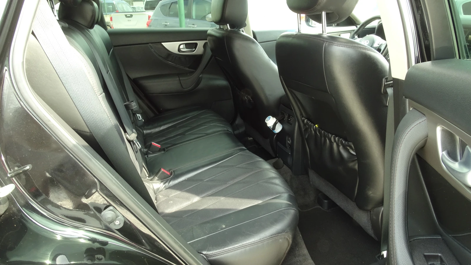 Infiniti QX70 3.0D* FULL - изображение 9