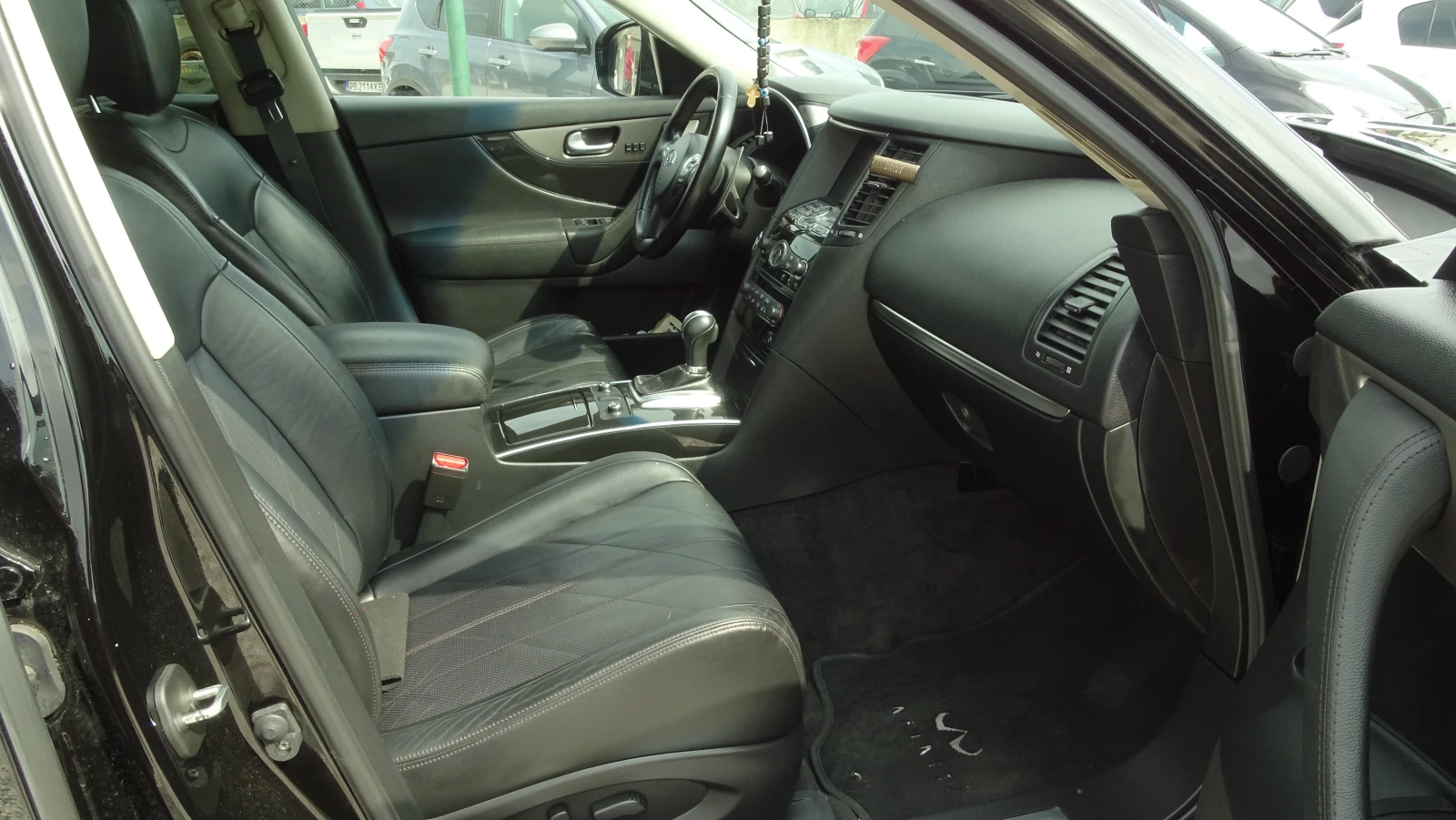 Infiniti QX70 3.0D* FULL - изображение 7