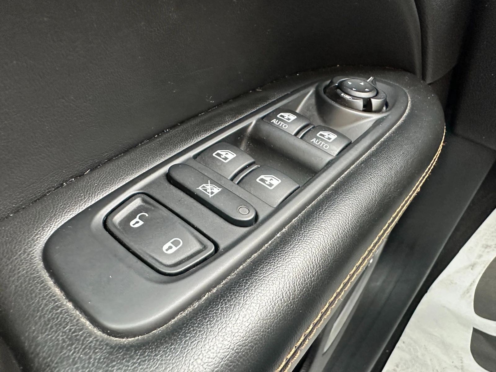 Jeep Compass 2.0d M-Jet Opening Edition 4WD, снимка 15 - Автомобили и джипове - 53707667