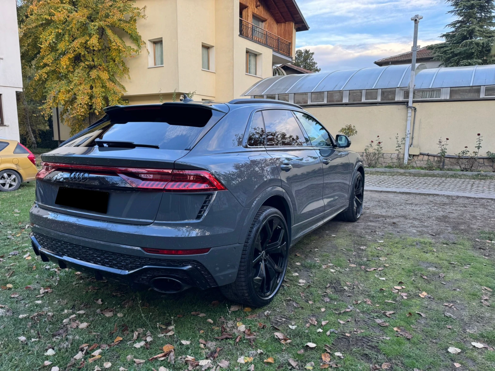 Audi RSQ8 Individual/CARBON/B&O/MATRIX/PANO/HEAD UP/360, снимка 4 - Автомобили и джипове - 53892284