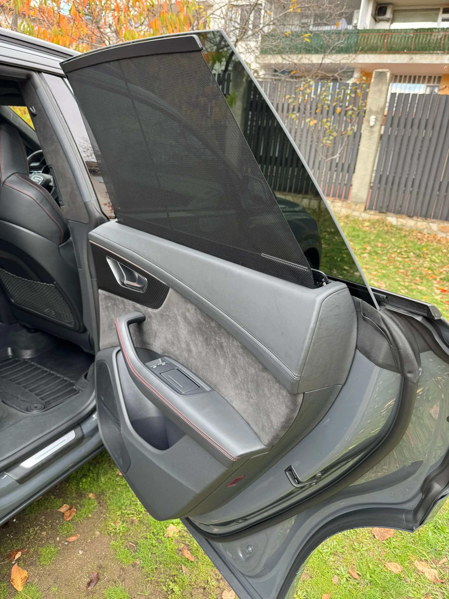 Audi RSQ8 Individual/CARBON/B&O/MATRIX/PANO/HEAD UP/360, снимка 10 - Автомобили и джипове - 53892284