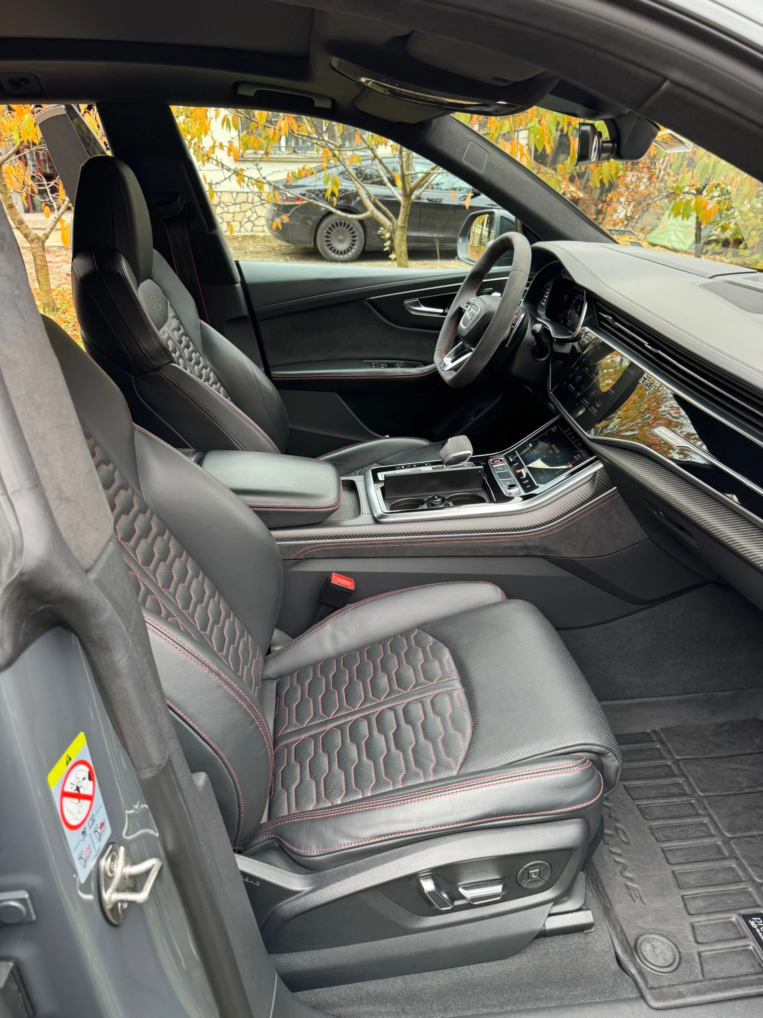 Audi RSQ8 Individual/CARBON/B&O/MATRIX/PANO/HEAD UP/360, снимка 17 - Автомобили и джипове - 53892284