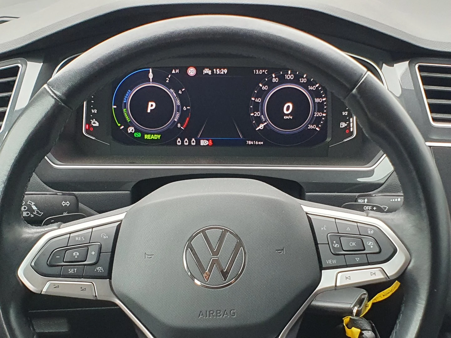 VW Tiguan, снимка 7 - Автомобили и джипове - 54021865