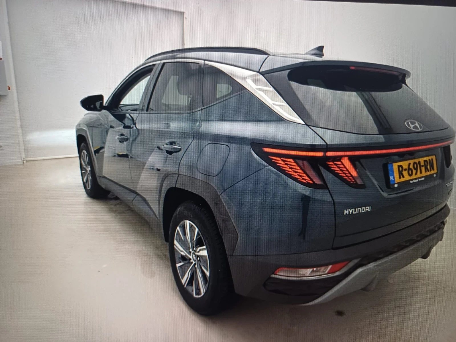 Hyundai Tucson Hybrid, снимка 4 - Автомобили и джипове - 54165044